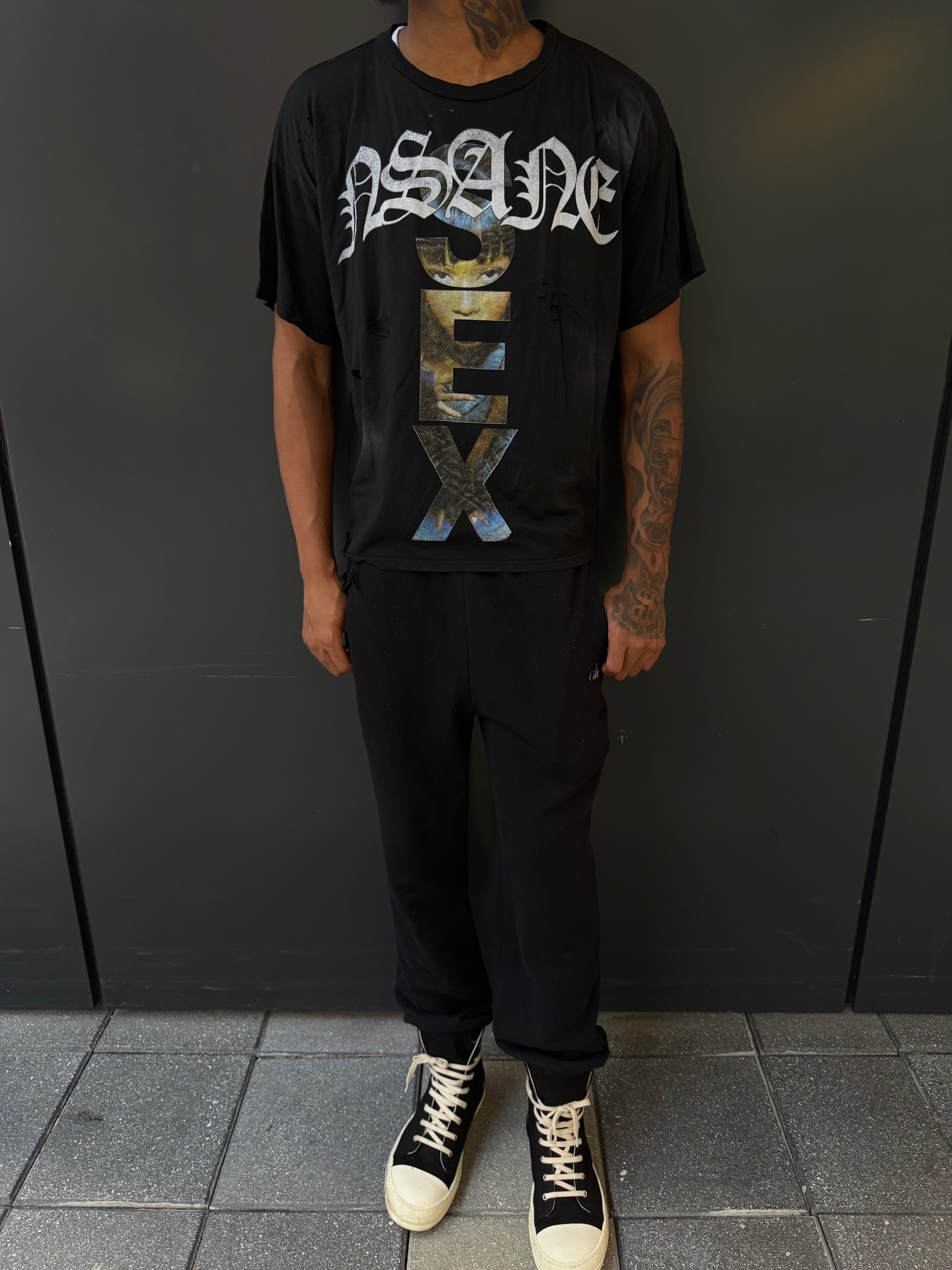 DIVINITY TEE